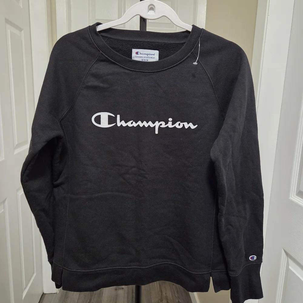 Champion Black Logo Crewneck Sweatshirt Cozy Athletic Streetwear Size M - Picture 2 of 8